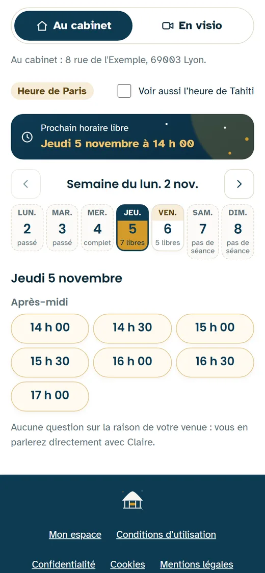 La page de réservation d'une praticienne : choix du jour et de l'horaire, heure de Paris
